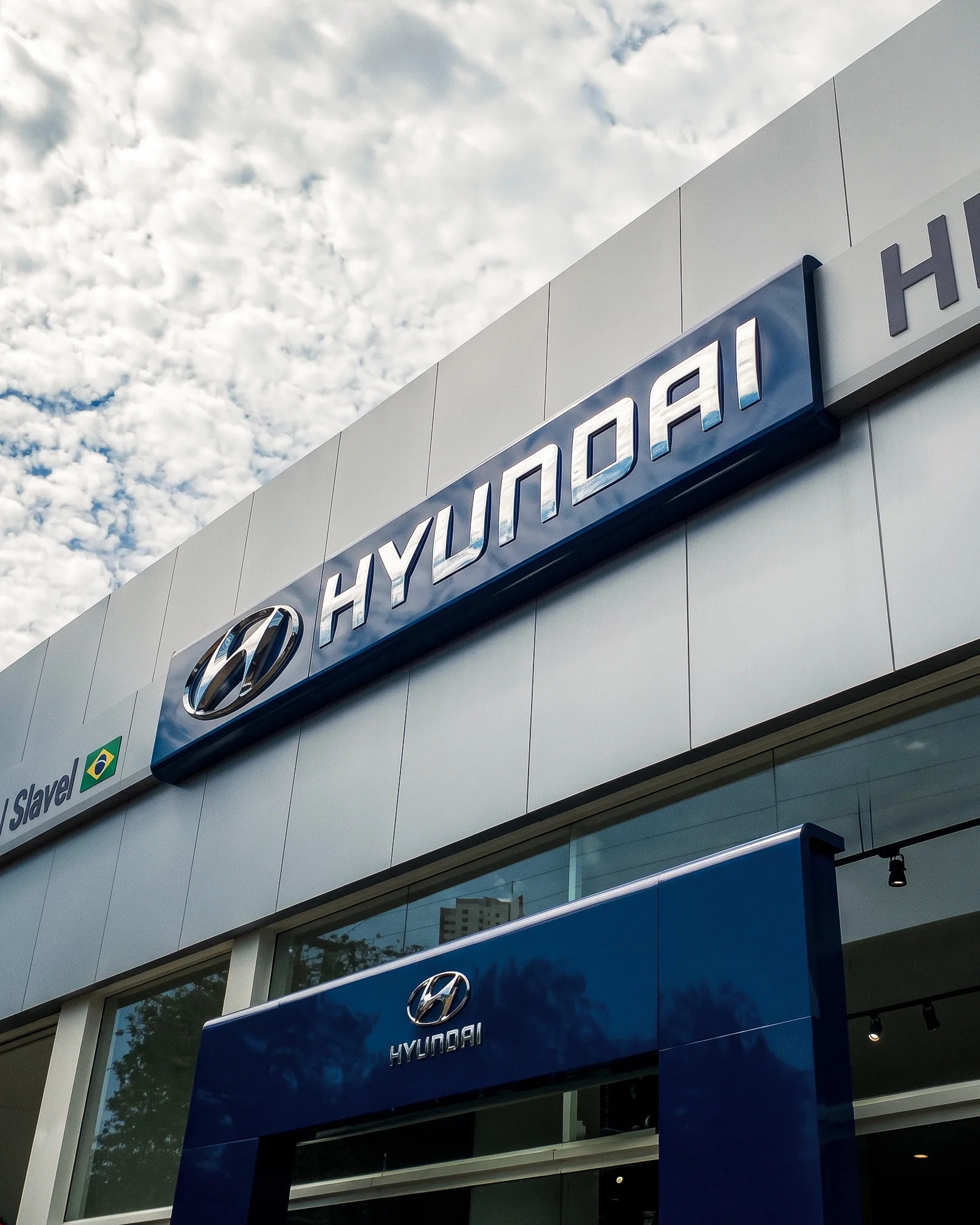Fachada Hyundai
