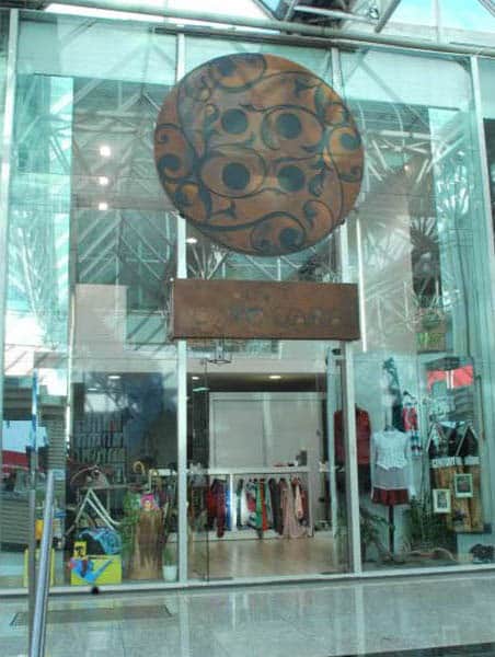 comunicação visual placa aço corten fachada COLA design