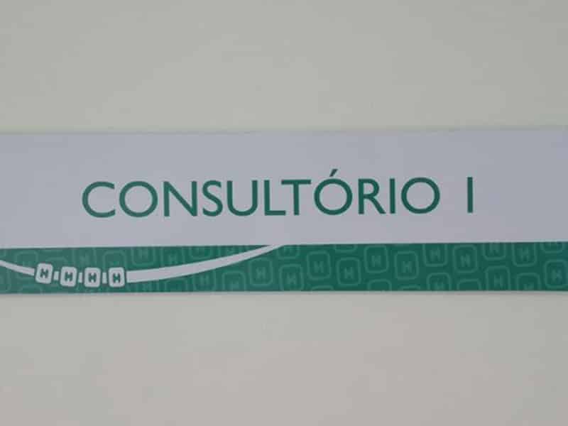 comunicação visual placa sinalização COLA design